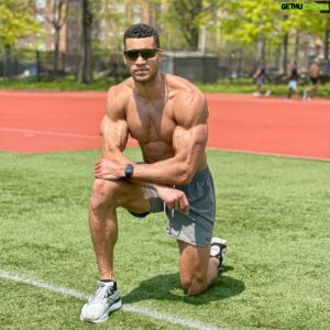 Devin Goda Instagram - New week energy🔋

#faithandfitness