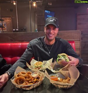 Devin Goda Instagram - Sunday Funday indeed🍔

#happysunday #weekendvibes