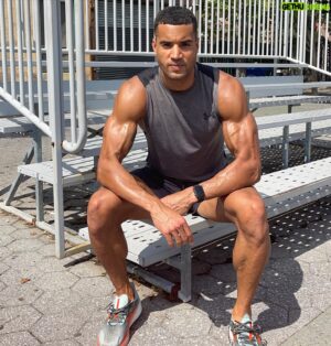 Devin Goda Instagram - Happy Sunday💪🏽🙌🏽

#faithandfitness