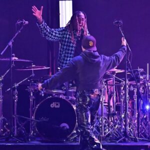 Devon Taylor Instagram - Grammys 2022! 🍑🍑🍑 #ThankYouGod4MyGift