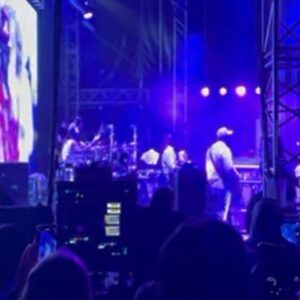 Devon Taylor Instagram - ROOTS PICNIC ‼️‼️‼️ With @usher #ThankYouGod4MYGift 🎥📸 : @a_drape30 @dwdrums