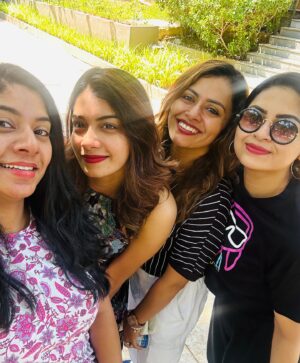 Dhanya Mary Varghese Instagram - Snaps when we went for BB 6 Finale ❤️✨
@dhanya_maryvarghese 
@kutty_akhil 
@sooraj_thelakkad 
@veenanair143 
@nadira_mehrin_official 
@lakshmi.sruthi 
@dilsha__prasannan__