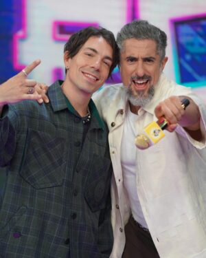 Di Ferrero Instagram - Aniversário desse grande irmão @marcosmion parabéns ! Muita luz pra você sempre ! Não percam o Caldeirão esse Sábado que vai ser especial ! Alem do aniversário Rolou capoeira e roda punk enfim… Tamo junto Mionzera !