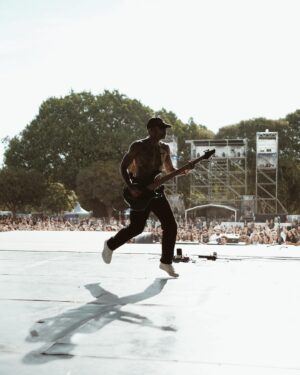 Di Ferrero Instagram - Que dia incrível Sp @bestofbluesandrock ! 
Sol, Som e meus Fandangos não tem como ficar melhor ! Valeu o carinho inesquecível ☯️🤘 

📸 @cesinha
