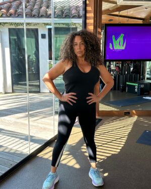 Diana Maria Riva Instagram - Tired, happy, drained,sore…but still going. 💪🏽🧘🏻‍♀️🔥
#selfcare 
#selflove 
#health
