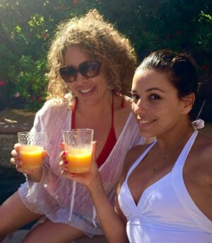 Diana Maria Riva Instagram - To my beloved sister, HAPPY BIRTHDAY @evalongoria !!! It has been a most amazing year watching you claim your light and stand steadfast in your power!!! There aren’t enough words to express how proud I am of you and how wonderful it has been to witness. But then again, a soul sister like you always comes with an abundance of pride and joy. You are loved beyond measure, and I wish you the most phenomenal year ahead of so much love and abundance- just as you give of yourself so freely… LOVE YOU HERMANA BELLA!!! Also: Last slide is just a classic and I couldn’t resist. 🎂🥳