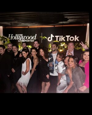 Diana Maria Riva Instagram - Kicking off #Oscars weekend with @hollywoodreporter #tictoc and some of my favorite people… Always a good time when I’m with mi gente!!! SALUD  to all the remarkable talent brought to the big screen this year!! PA’LANTE!! 🥂📽️

Makeup @susanzeymua 
Hair @shaylinjoneshair 
💅 by @kimmiekyees 
•
•
#oscars 
#redcarpet 
#latinos 
#bipoc
#hollywoodreporter 
#tictoc