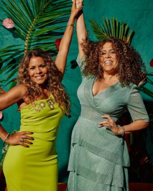 Diana Maria Riva Instagram - Unapologetically giving allll the vibez!! It was that kind of a night celebrating with @nalip_org 25 years of breaking barriers and shattering glass ceilings. With our platform @latinasactingup , @thereallisavidal and I are committed to uniting our community and continuing the same vision, while raising visibility of our artistic contributions to the entertainment industry. #strongertogether 💪🏽🙌🏽💥