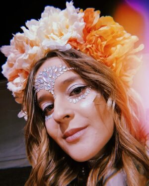 Diana Marquês Guerra Instagram - "A vida são dois dias e o Carnaval são três".🌺
Este ano foi diferente e mais curtinho mas sempre em bom! Foto da praxe check 🌸🌼🎉
.
#carnaval #carnaval2023 #carnavaldabene
