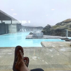 Diane Mizota Instagram - #icelandtravel tip: if you do the #bluelagoon, staying at the Silica Hotel on site is def worth the $$$. Gorgeous design, a private lagoon for guests, access to the main lagoon (which attracts up to 3000 people a day!) and an insane breakfast buffet made this an indulgent respite.  The geothermal silica-rich water was soothing and everyone loved the free face masks, even our little 🐱. 😁🥰💖 #silicahotel #traveliceland #spalife #soworthit #experiencesnotthings