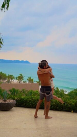 Diego Amozurrutia Instagram - Sunset vibes… ❤️

@diego_amoz @sofiaghavami 

Arch @rvostudiomexico 

#beatrina #sanpancholife