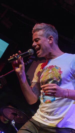 Diego Bertie Instagram - ¿Listos para otra noche de buena música? ¡Los espero a las 8:30 en La Estación de Barranco para cantar a todo pulmón!#DiegoBertie #DiasDeFuria  #Evento #Música @11y6management @radiooxigeno @laestaciondbarranco