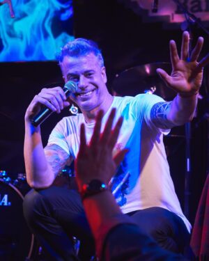 Diego Bertie Instagram - ¡Mañana última fecha!

Se acaba la primera temporada de “Días de Furia” y no podría estar más agradecido con todos por el increíble apoyo que recibí en este regreso a la música. Estoy feliz de cerrar esta temporada con el mejor rock de los 80s y 90s. 
¡Se vienen novedades! ❤️‍🔥🔥 
 ¡Nos vemos para cerrar la temporada! ❤️‍🔥  Últimas entradas en @teleticket.oficial – link en bio  #DiegoBertie #DiasDeFuria   @radiooxigeno @11y6management