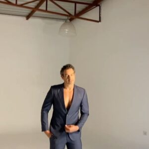 Diego Cristo Instagram - Tem Poder Quem Age 🍀 #deusnocomando #vidalonga #soosfortessobrevivem #nofilter 

Vem Comigo… 🎭❤️🎸🥊🏃‍♂️✈️☀️🍀✅