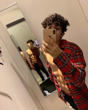 Diego Martir Instagram - more mirror pictures ?😏