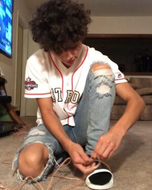 Diego Martir Instagram - my point is that short people are fast too
stop judging people because of their appearances !
tag @worldstar 😚
