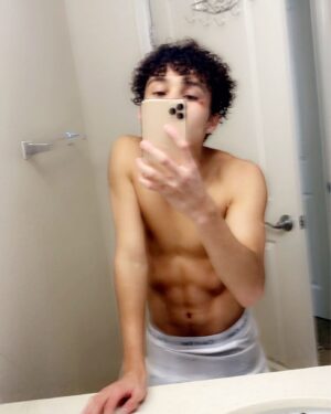 Diego Martir Instagram - shirtless pictures ?😩