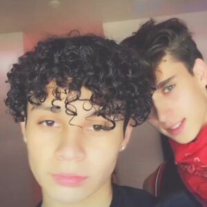 Diego Martir Instagram - hide your daughters 😳