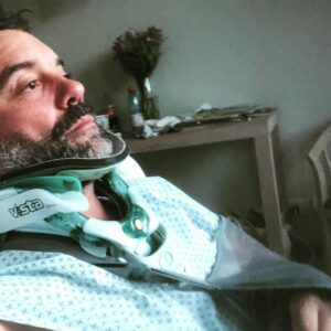 Diego Muñoz Instagram - 11 días después, haciendo abandono total del inmueble.  Sin ningun tubo conectado al cuerpo / Casi un milagro.  Gracias infinitas a todas las personas q me salvaron la vida.  Gracias❤️ Ahora a recuperarme bien.