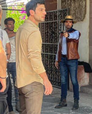Diego Olivera Instagram - Acción!!! Que bendición tan Grande es hacer lo que te gusta! @nadiecomotu.tv @ramses_aleman @karlaesquivelc @penichebrandon @francoors04 #proximamente #chemafigueroa #haciendalaencantada @nachosadaproduccion