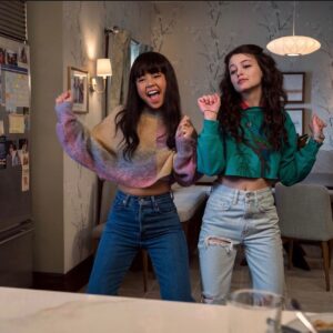 Diesel La Torraca Instagram - The wait is OVERRRR….
We’re back Peaches 🍑❤️🤩
#GinnyandGeorgia #Season2 drops JANUARY 5 on Netflix 🤩
@netflix 
Get ready for the ride 🤩❤️🍑