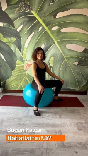Dila Bayrak Instagram - •
Gebelikte kalçanı rahatlatmak ve esnetmek için pilates topunda oturarak vakit geçirebilirsin. 

Öne-arkaya ve sağa-sola pelvik tiltleri nasıl yapabileceğini senin için hazırladım.

Şifa olsun 🧡

#yoga
#hamileyogası
#hamile #hamilelik
#yogainspiration
#yogapractise
#yogapose
#dilabayrakhamileyogası
#dilabayrakyoganefes
#andanefestedoğumda