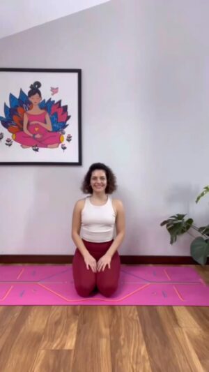 Dila Bayrak Instagram - Merhaba, günlük hayatına kolaylıkla katacağın üç farklı nefes çalışması paylaştım. Nefes egzersizleri yapmaya yeni başlayanlar için ideal, gebeler de rahatlıkla yapabilir.

Başlarken diyaframı hazırlamak için köpek nefesi yapabilirsin.
Ardından 5 al - 5 tut - 10 ver nefesini bir kaç tur tekrar edebilirsin.
Sonunda da dengelenmek için burun deliklerimizi aktif kullandığımız dönüşümlü nefesi dilediğin kadar yapabilirsin.

Şifa olsun.

#yoga #nefes #hamileyogası #dilabayrakhamileyogası #dilabayrakyoganefes #doğum #doula #doğumahazırlık  #hamileegzersizleri #doğumegzersizleri