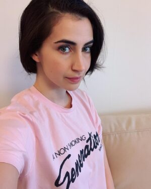 Dilan Gwyn Instagram - I support @nonsmokinggeneration important work for a tobacco free generation.

"9 av 10 tobaksbrukare börjar i tonåren eller ännu tidigare. Det här är ingen slump. Genom att göra unga beroende har tobaksbolagen kunder för en livstid framåt. Med gratis smakprover, genomtänkta influencersamarbeten och lockande smaker har tobaksföretagen fått tusentals svenska ungdomar att tro att vitt snus är något ofarligt. Det stämmer inte. Det vita snuset innehåller höga mängder nikotin som är utvunnet från tobaksplantan. Jag stödjer A Non Smoking Generations viktiga arbete för en tobaksfri generation."