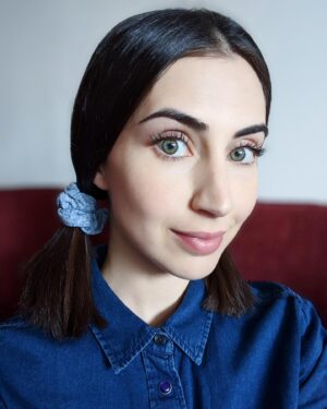 Dilan Gwyn Instagram - The return of the scrunchie... 💁🏻‍♀️