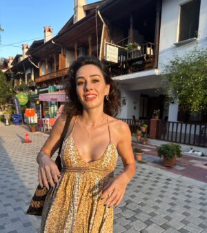 Dilara Aras Instagram - yay burçları güneş enerjisiyle çalışır🐣