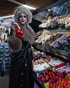 Dilek Yorulmaz Instagram - A diary of a drag queen, II.
.
.
.
#domatesbiberpatlıcan #adiaryofdragqueen
#photography #photoshoot #dragqueen #photographer #experimentation #shopping #
.
.
.
#model @thesissysis ❤️