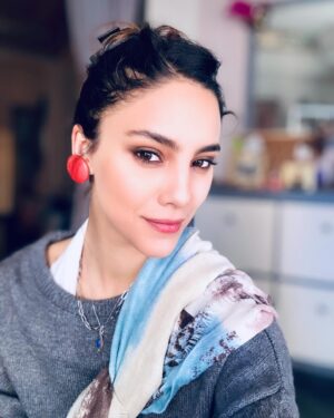Dilin Döğer Instagram - her şey de birbiriyle alakalı değildir yaa dumpı🥳👌🏼🌹🎈