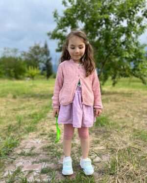 Dilşad Çelebi Instagram - Seni çok seviyorum. Seninle ilgili olan her şeyi çok seviyorum. İyi ki doğdun Laylay’ım. Birer mojito daha içmekten başka elimizden bir şey gelmeyen saçma dertlerimizin olduğu nice yaşlara… @8deeli