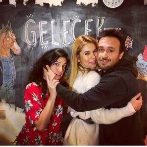 Dilşah Demir Instagram - Sızlayan burnumun direği 🥲
@gelecek_evde