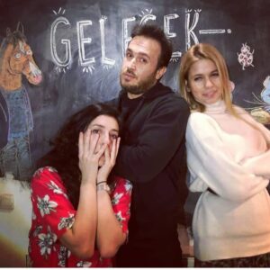 Dilşah Demir Instagram - Sızlayan burnumun direği 🥲
@gelecek_evde