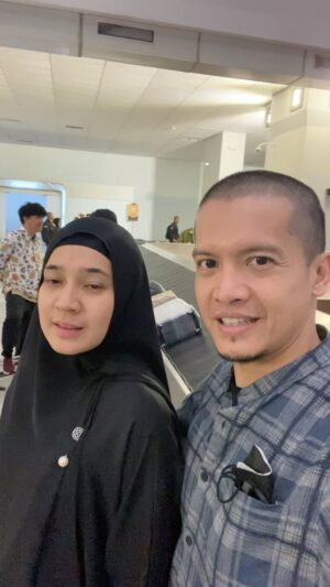 Dimas Seto Instagram - Doa terbaik buat sahabat semuanya, semoga tahun 2024 apa yg di inginkan dikabulkan dan dimudahkan urusannya, makasih sahabat semuanya yg selalu mendoakan kita berdua 🙏🏻