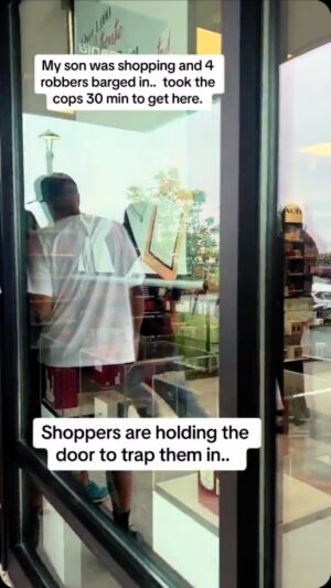Dinesh D'Souza Instagram - Shoppers barricaded a group of burglars inside a Perfumania store in Nashville, Tennessee after the thugs tried stealing merchandise. This is what it takes. Americans are slowly banding together to improve society instead of relying on the government to take care of things.