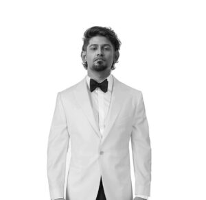 Dinesh Kanagaratnam Instagram - Share your best love lines! Will make a song out of the best comment!