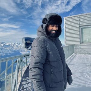 Dinesh Kanagaratnam Instagram - Had a conversation with the nature that I have never seen before! Titlis mountain in Switzerland

Clicked by @shimarirv
