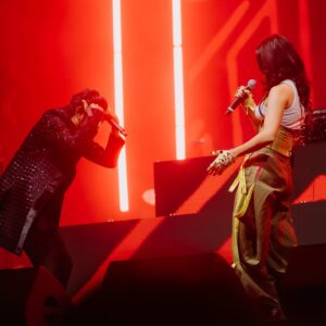 Dinesh Kanagaratnam Instagram - Sharing the stage with this amazing talent @shubamusic was amazing and her energy is an additional spice to the entire act. UK was just fantastic and thank you @krish.jkm @jakobz_media and @thuva.rajani for the great clicks. Thank you @arrahman sir for the biggest opportunity!
