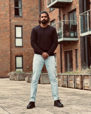Dinesh Kanagaratnam Instagram - London done -> next destination | guess