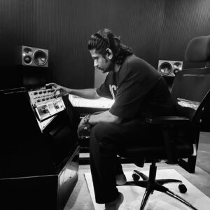 Dinesh Kanagaratnam Instagram - Recorded @samvishal0928 for FLOP at @20dbsoundstudios Second Featuring Artiste onboard

Clicked by @sarvesh.bairav 

#IAMFLOP
