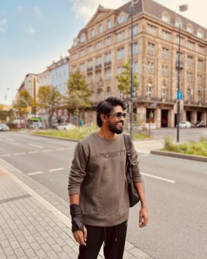 Dinesh Kanagaratnam Instagram - Germany 🇩🇪 and I am feeling so home. Our Tamil people with such big smile and amazing kindness makes me feel truly blessed. Let us put a good show today and thank you @arrahman sir @btosproductions ma homies and @a.j.entertainments for the support!