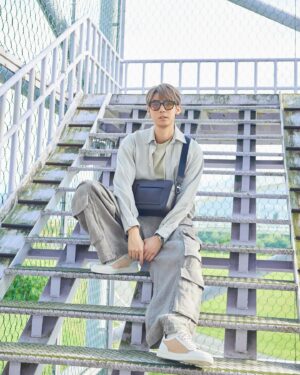 Dino Lee Instagram - 好天氣就是要帶新鞋新包包粗門吧🌞
今天假日大家去哪裡了？
分享一下😋
@testoniofficial #testoni
💄💇🏻‍♂️ @adamwang49 
📸 @sunshinestudio09