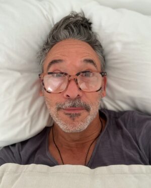 Diogo Infante Instagram - Quando acordas a pensar que é o primeiro dia de verão e depois confrontas-te com a realidade! 🥶