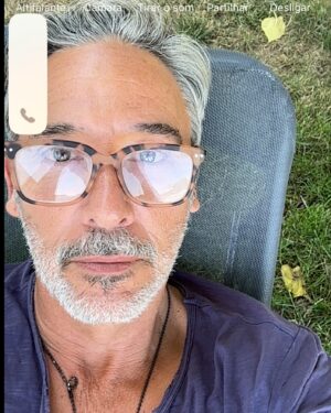 Diogo Infante Instagram - Quando te enganas no botão da video chamada e tiras uma selfie…