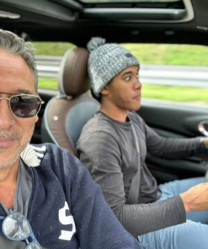 Diogo Infante Instagram - Sim, ser pai é o meu papel principal. Nada me enche de tanto orgulho e felicidade. Hoje é o nosso dia, mas só é possível porque te temos  na nossa vida filhote! ❤️❤️❤️