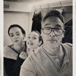 Diogo Infante Instagram - Andei a fazer conteúdos em bastidores… eis o resultado! 🎭🥰. @teatrodatrindade @saramatosofficial @pequena_soraia @andapacheco @sara.campina @carlos_malvarez @guimaraesartur @the_jpcosta @flaviogilsilva @antonio_melo_actor @marianalencastre_