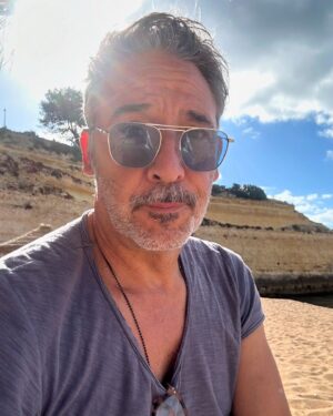 Diogo Infante Instagram - Quando acordas a pensar que é o primeiro dia de verão e depois confrontas-te com a realidade! 🥶