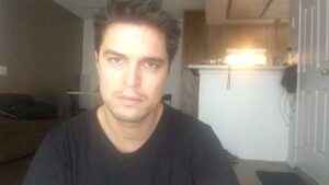 Diogo Morgado Instagram - #bastidores . Estava a acabar uma rodagem nos EUA quando recebi a chamada do talentoso @galvaomarcelo . Ele ia começar um filme western para a @netflix . O resultado dessa chamada foi este vídeo que mandei para ele e para os produtores. O resto é história, o filme chama-se “Matador” e está disponível na @netflix